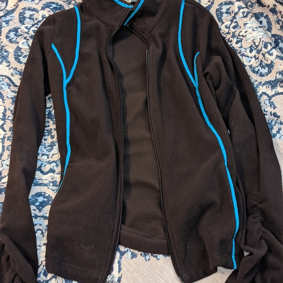 Sweaters - Picture 4 of 4